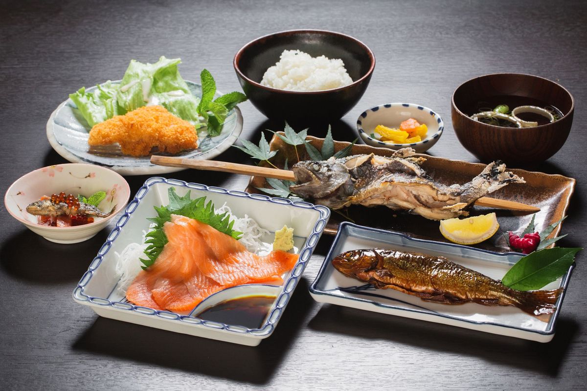 3種の川魚を味わえるおすすめコース
